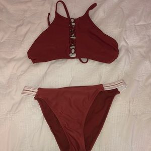 Cute matching bathing suit set !!